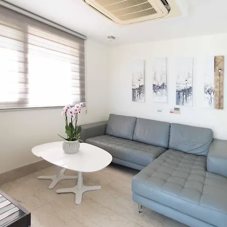 Harmonia - 4 Bedroom Luxury Beach Front With Private Pool Vilă