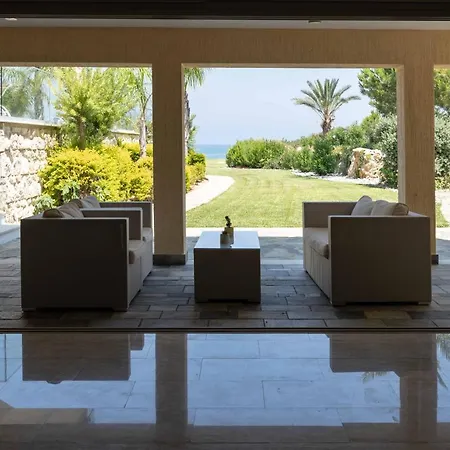Harmonia - 4 Bedroom Luxury Beach Front With Private Pool Vilă *