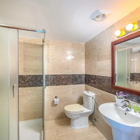 Harmonia - 4 Bedroom Luxury Beach Front With Private Pool Vilă *